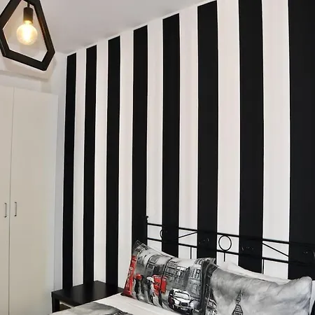 Nolo Black White & Coral-3